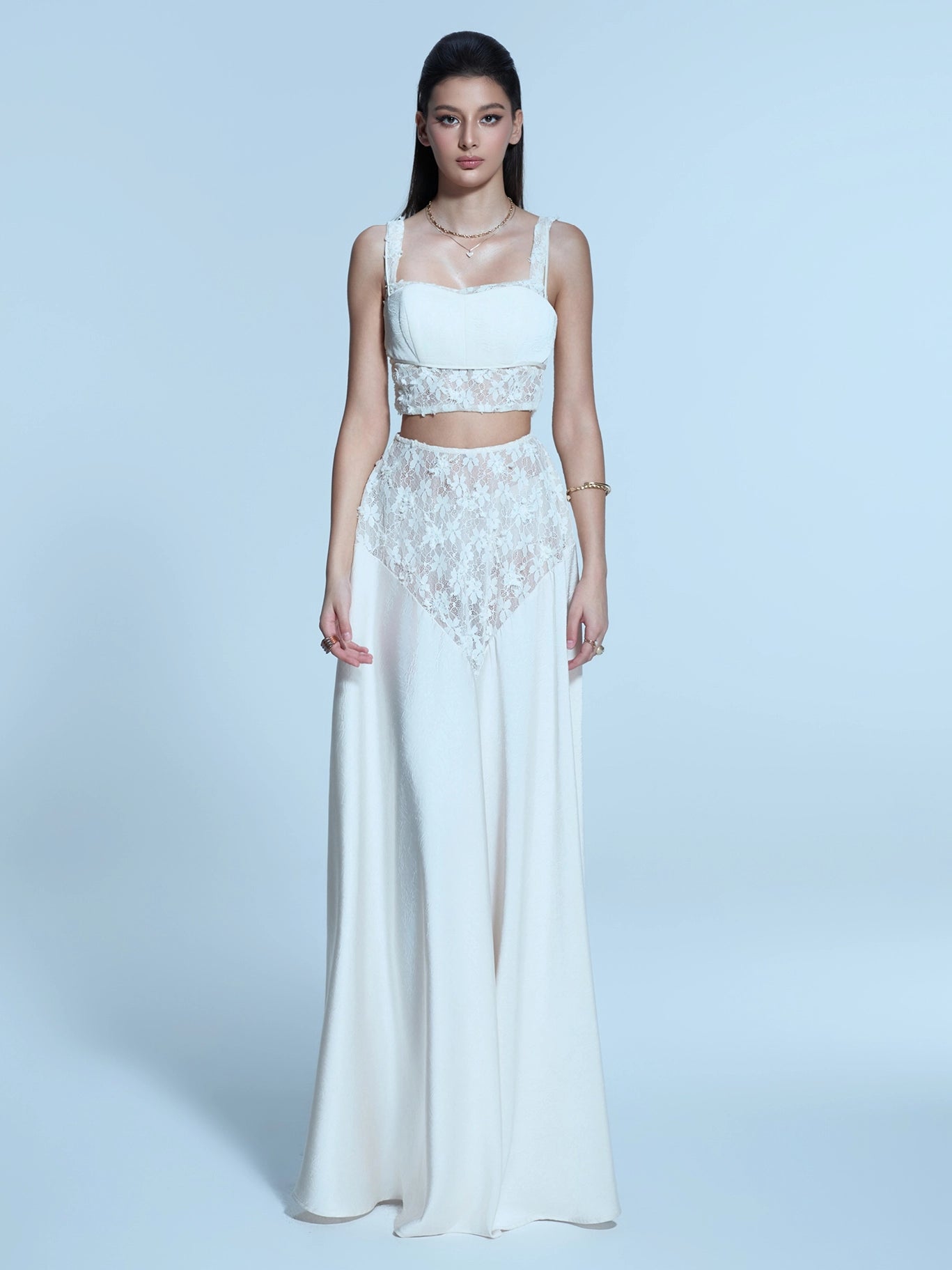 ALLURE - A burning glamorous look