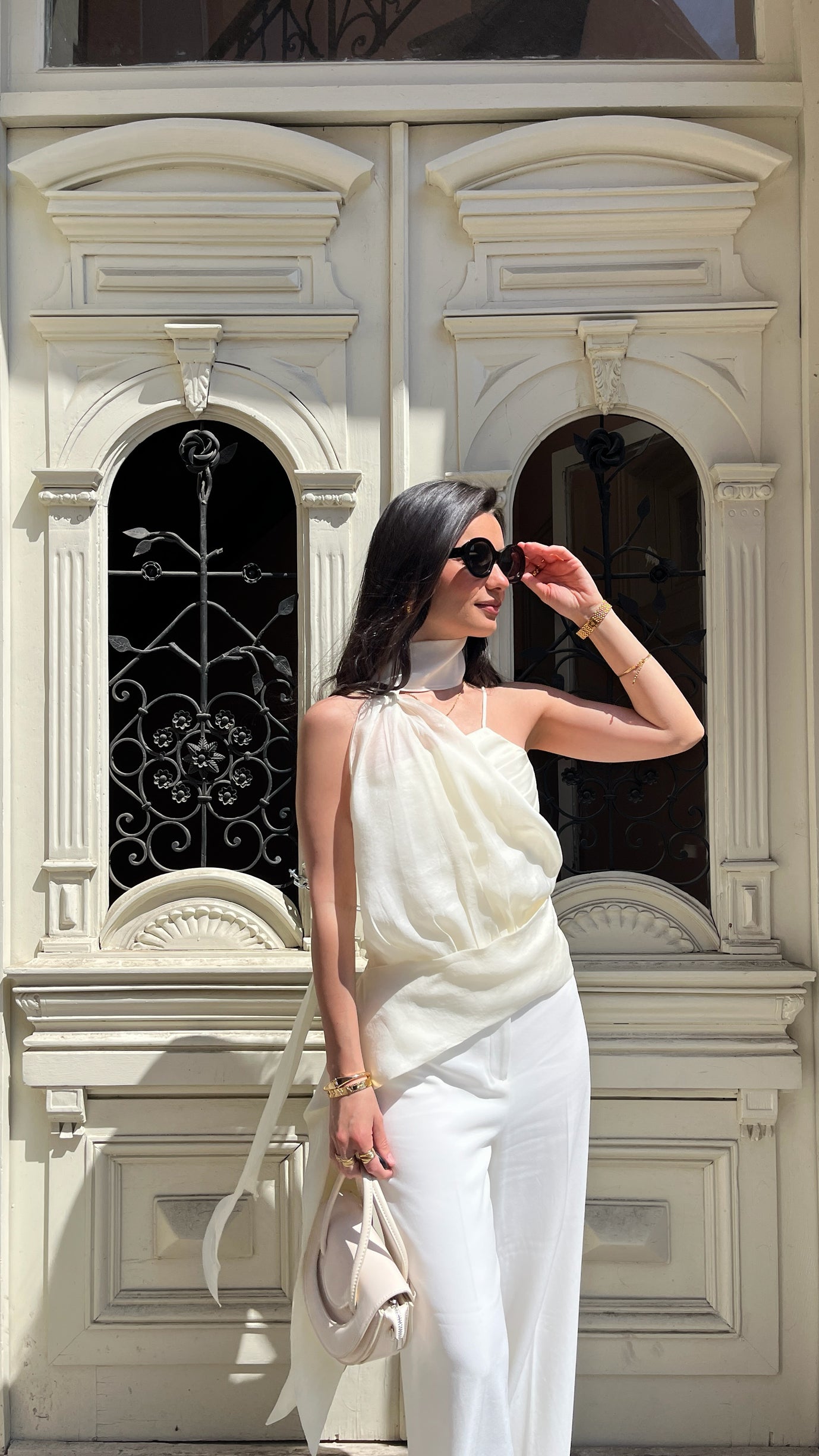 SECRET ADMIRER - A subtle elegance and allure
